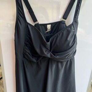 Black Sleeveless swim tank